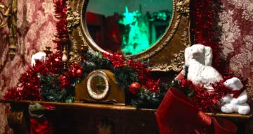 Santa_selfie_mirror